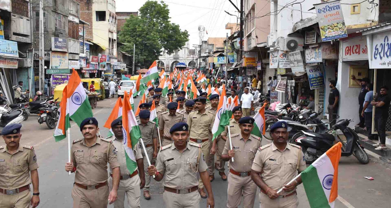તિરંગા યાત્રા દરમિયાન દેશભક્તિના રંગે રંગાયું પાટણ શહેર..!