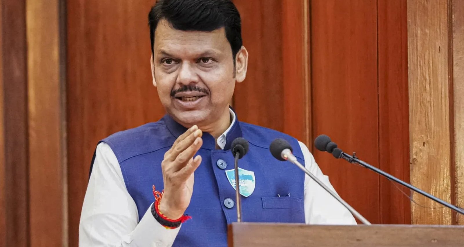 ફડણવીસ સરકારે શાળાઓમાં ‘વંદે માતરમ’નું સંપૂર્ણ ગાન ફરજિયાત બનાવ્યું; 7 દિવસ માટે ખાસ ઝુંબેશ ચલાવવામાં આવશે