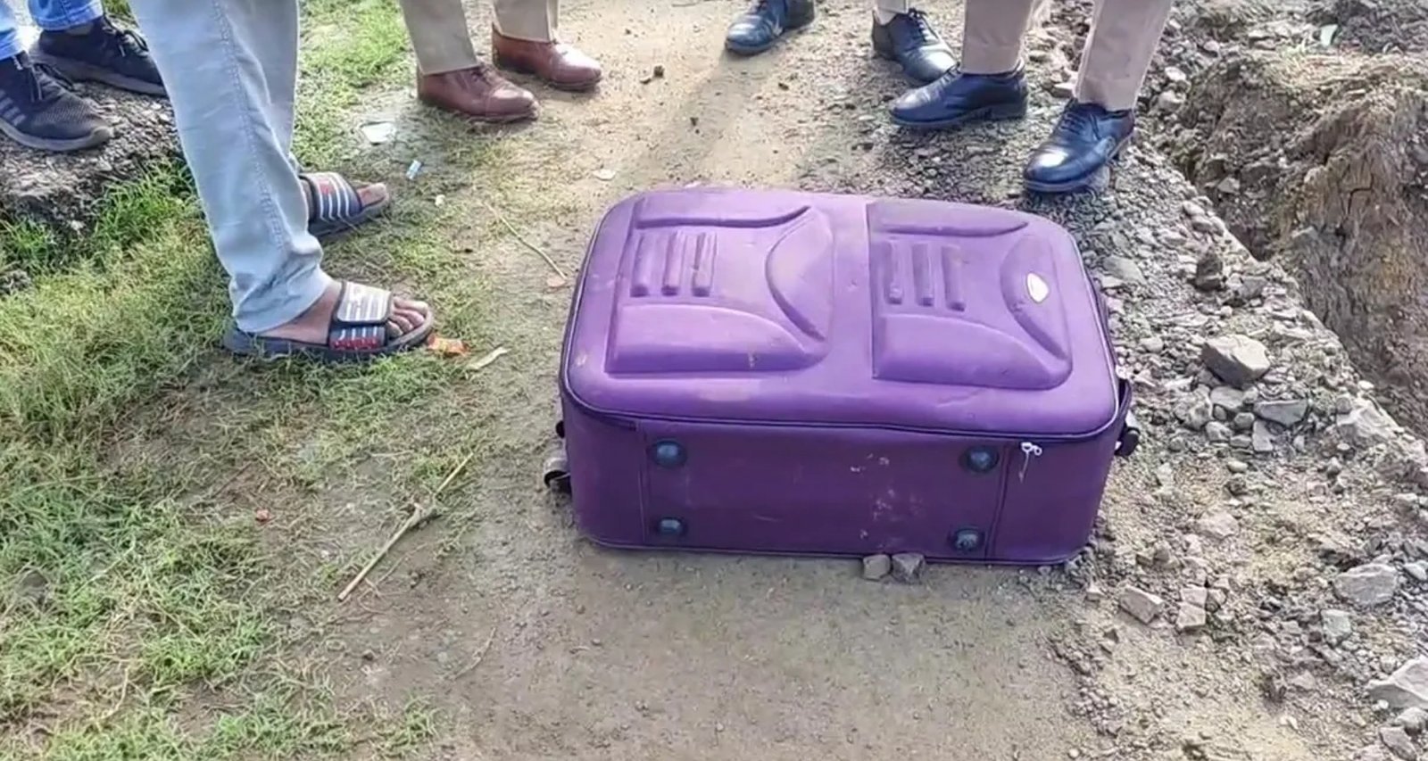 સુરતના કોસંબામાં ચોંકાવનારી ઘટના, ટ્રોલી બેગમાંથી મળ્યો યુવતીનો મૃતદેહ