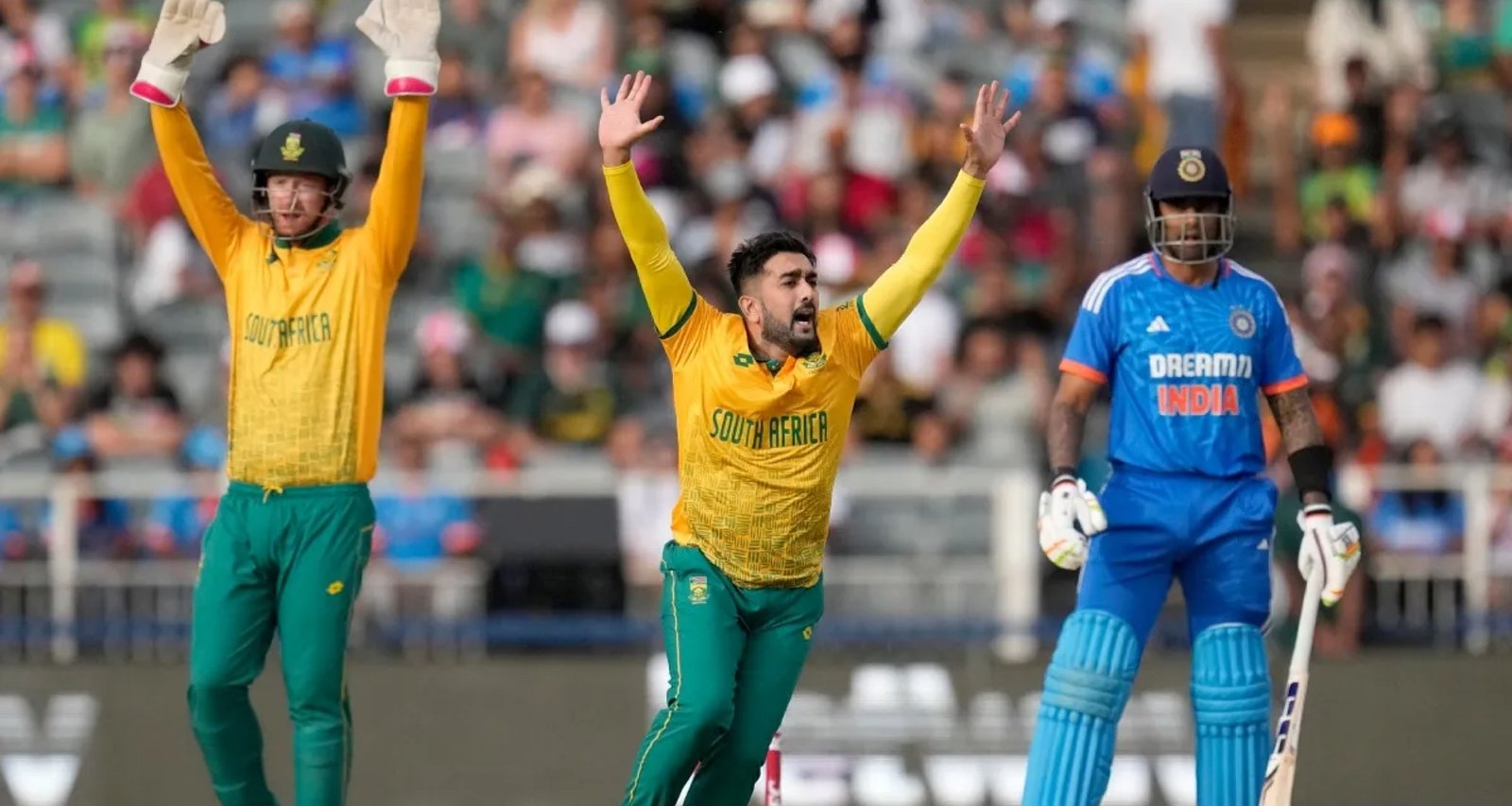 MI ને મોટો લાગ્યો ઝટકો, સ્ટાર ખેલાડી આખી સીઝન માટે બહાર, રિપ્લેસમેન્ટની કરી જાહેરાત