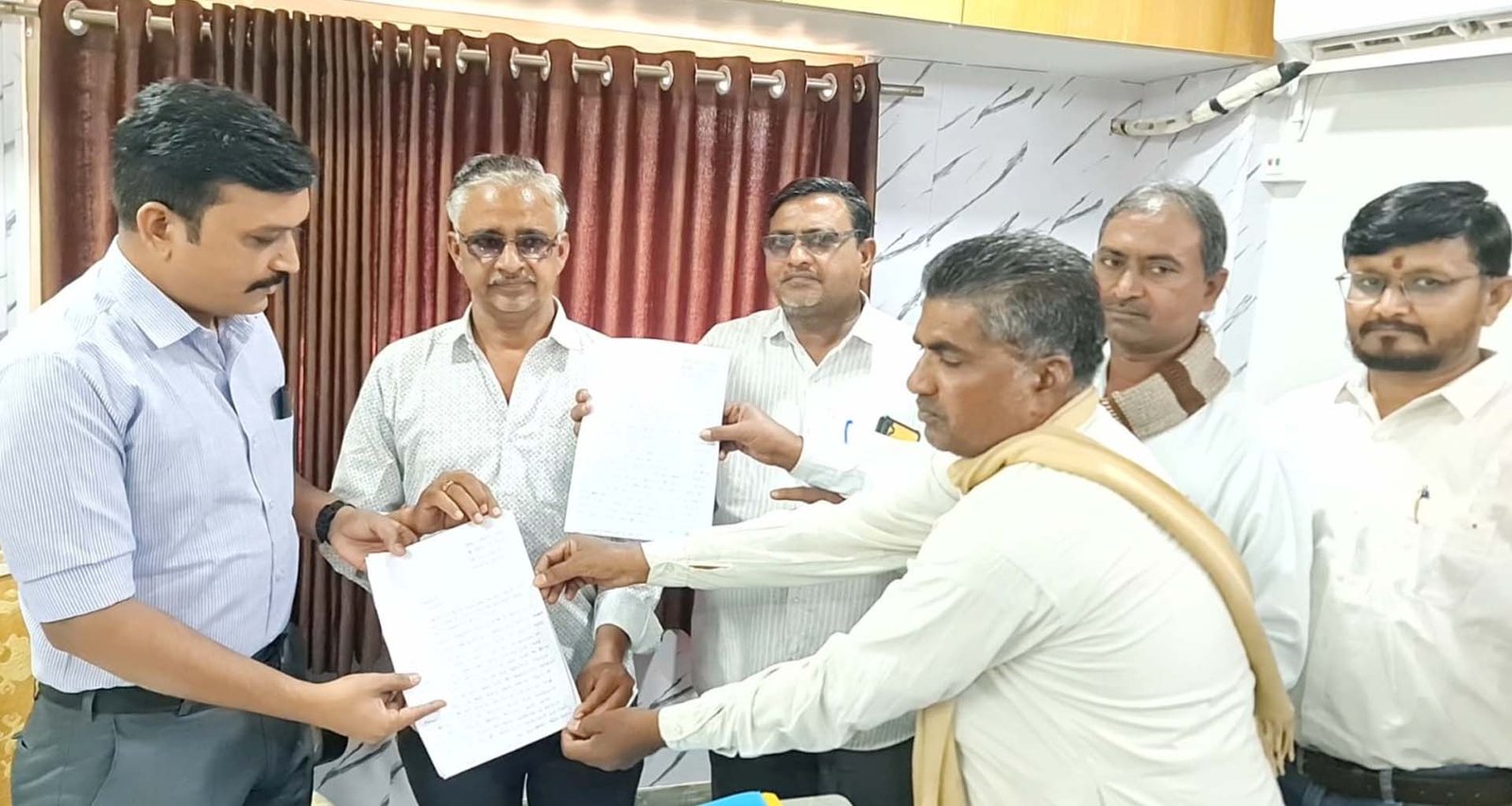 ભાભરમાં અતિવૃષ્ટિમાં ખેતી પાકોને થયેલા નુકસાનનું વળતર પુરતાં પ્રમાણમાં ચુકવવા ખેડૂતોની માંગ