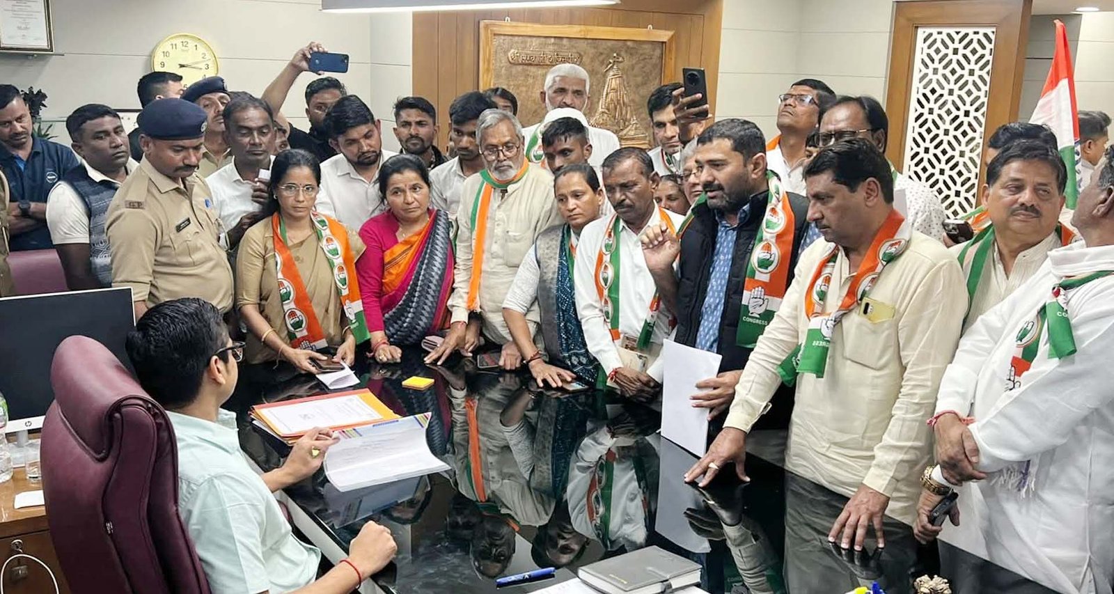 SIR પ્રક્રિયા કોંગ્રેસ માટે સરદર્દ : વાંધા અરજીઓ મુદ્દે કોંગ્રેસનો જનઆક્રોશ