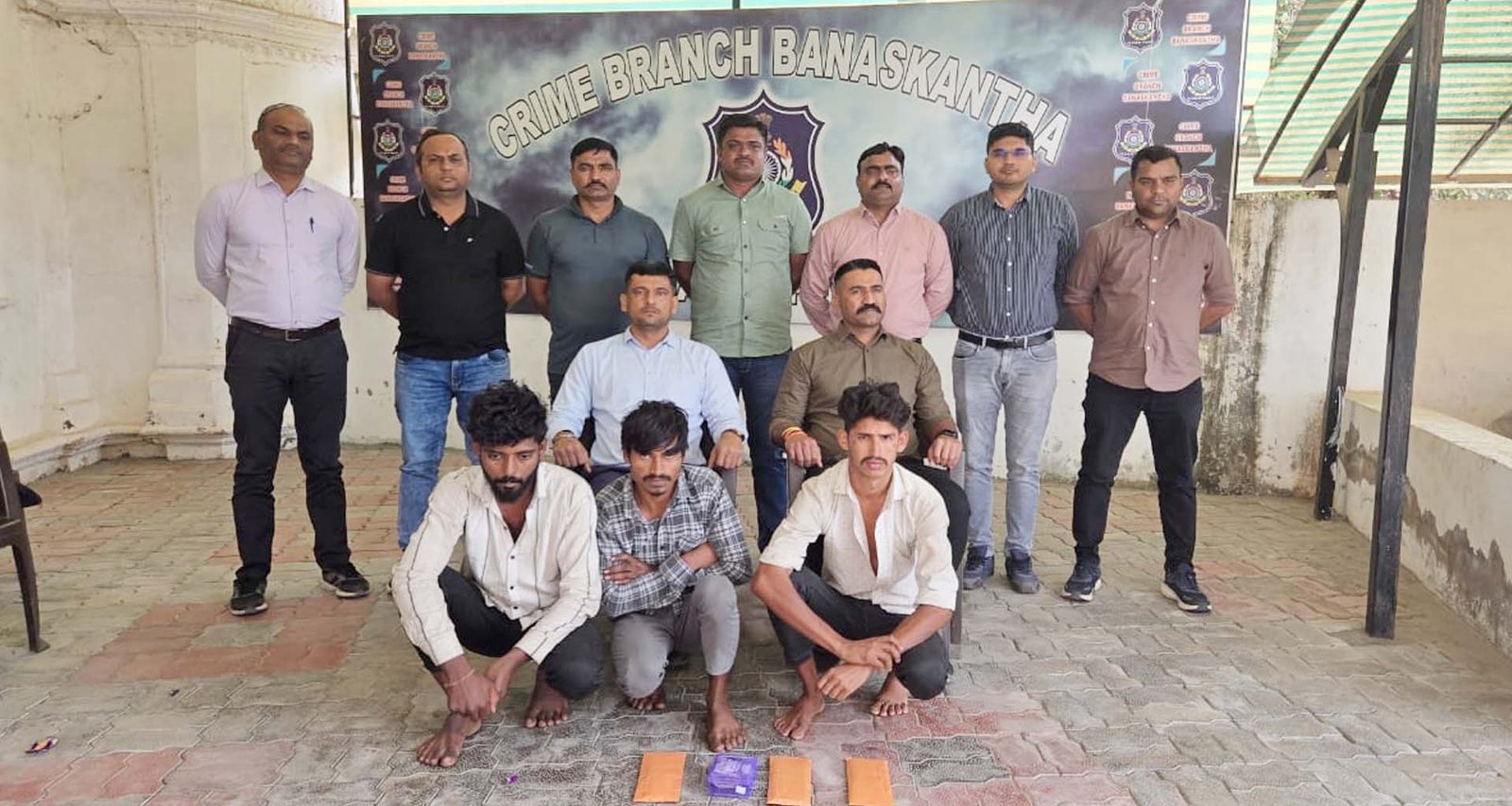 ડીસા-ભીલડી સહિતના વિસ્તારોમાં મંદિરોમાં ચોરી કરતી ગેંગના ૩ સાગરીતો ઝડપાયા