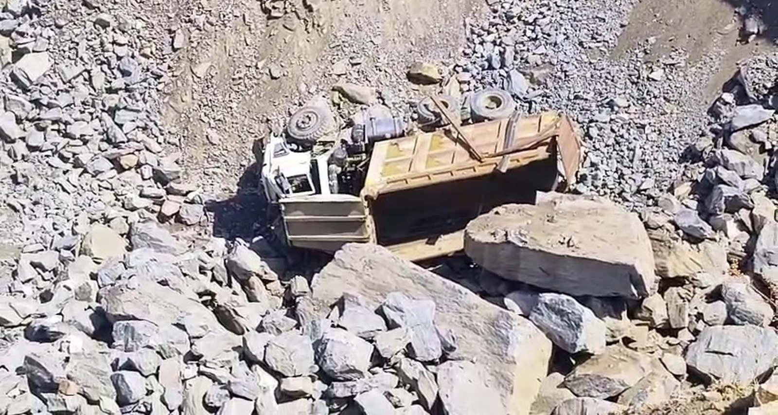 દાંતાના ભેમાળમાં મોટી દુર્ઘટના, ક્વોરીમાં ટ્રક ખીણમાં ખાબકતા એકનું મોત