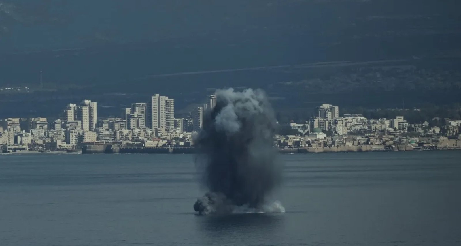 ઈરાને ઓમાનના તેલ ટેન્કરને નિશાન બનાવ્યું, 15 ભારતીય ક્રૂ સભ્યો હાજર હતા